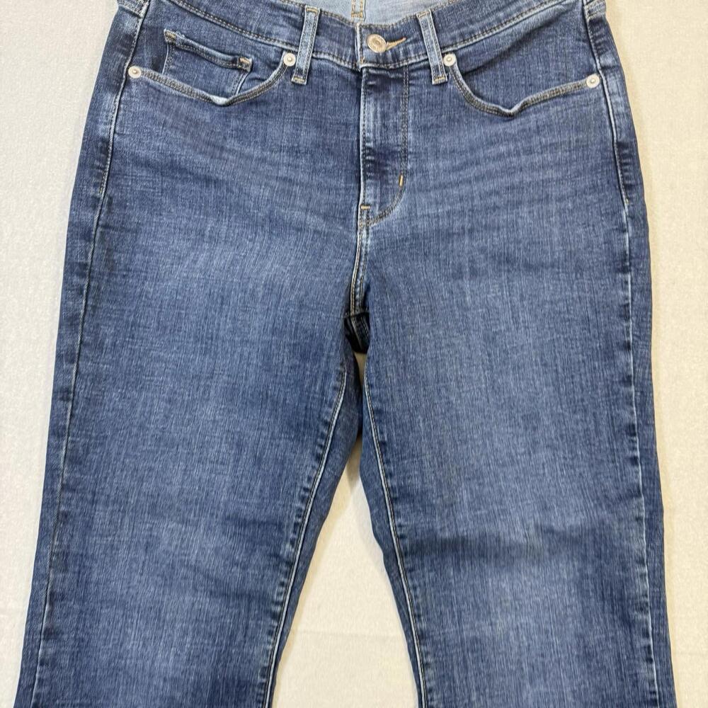 Levi’s Classic Bootcut Jeans Womens Size 6 Medium Wash Stretch Denim 31” Inseam - Picture 4 of 16